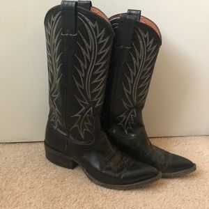 Size 8 Nocona cowgirl boots